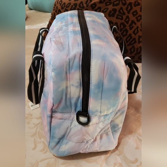 Victoria's secrets pink Overnight bag /Jim bag - Picture 2 of 4